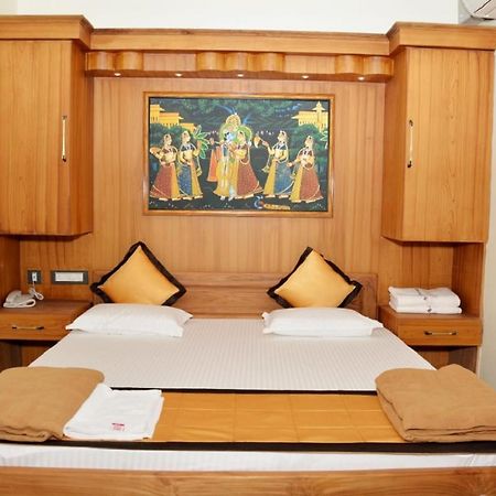 Anandha Grand Lodge Tiruchchendūr Buitenkant foto