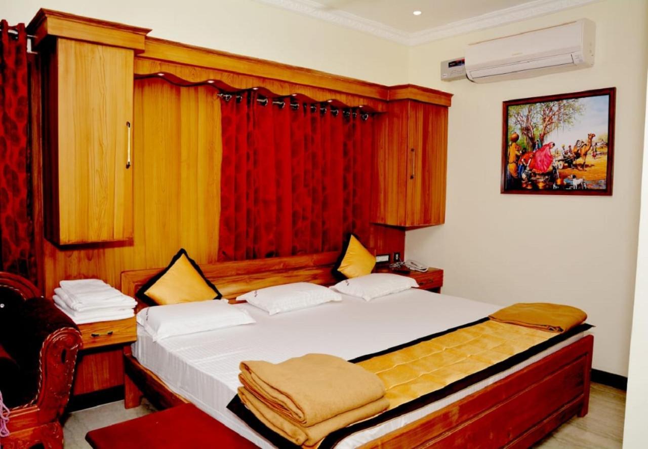 Anandha Grand Lodge Tiruchchendūr Buitenkant foto