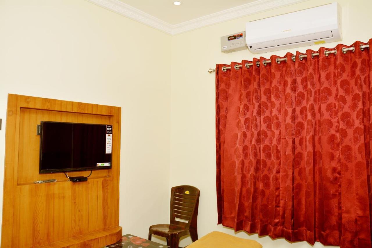 Anandha Grand Lodge Tiruchchendūr Buitenkant foto